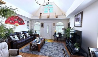 3 Desoto Rd, Amity Harbor, NY 11701