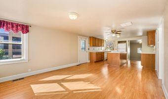 3208 CHEYENNE St, Cheyenne, WY 82001