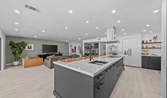 20 Lake Helix Dr, La Mesa, CA 91941