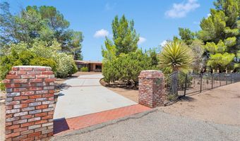 19955 Chickasaw Rd, Apple Valley, CA 92307