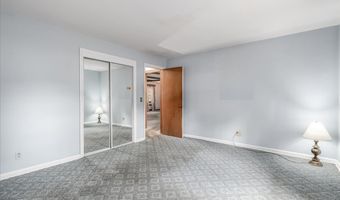 34 Valerie Ln, Danbury, CT 06811