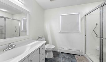 20 Dale Rd, Airmont, NY 10952