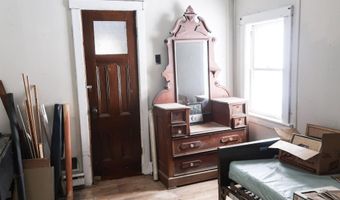7 Frog Holler Ln, Augusta, ME 04330