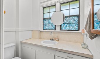 94 N 3rd St, Ashland, OR 97520