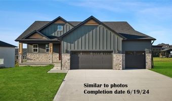 17692 Townsend Dr, Clive, IA 50325