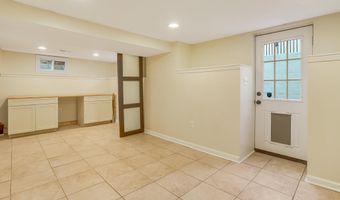 6106 BANGOR Dr, Alexandria, VA 22303