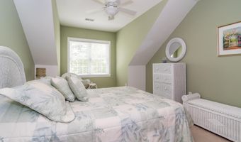 12 Sea Knoll Ct 12, Bourne, MA 02532