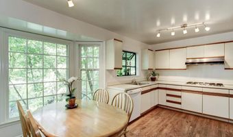 13 AVALON Ct, Bethesda, MD 20816