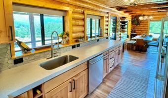 800 DELL Crk, Alpine, WY 83128