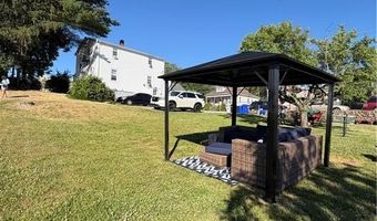 1475 Plainfield Pike, Johnston, RI 02919