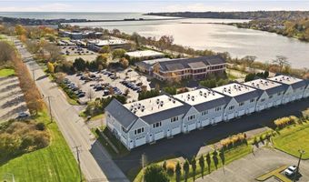 55 John Clarke Rd 3, Middletown, RI 02842