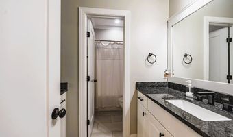 122 Hollister Dr, Albany, GA 31721