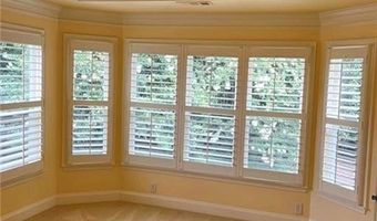 330 Knollcrest Ct, Alpharetta, GA 30022