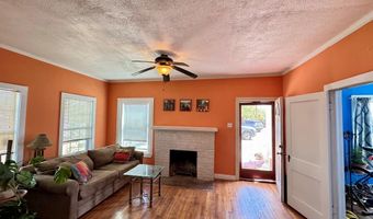 905 N 6th St, Alpine, TX 79830