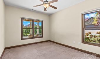 4 Pacifico Dr, Asheville, NC 28806