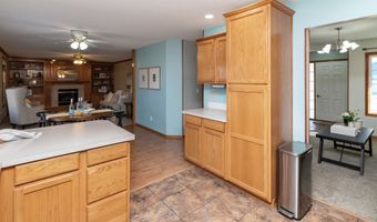 1102 9th Ave SE, Altoona, IA 50009