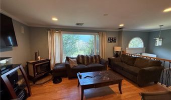 1 Edgewood Ave, Hopkinton, RI 02804