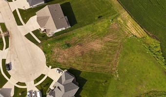 3008 Lakeview Dr SE, Altoona, IA 50009