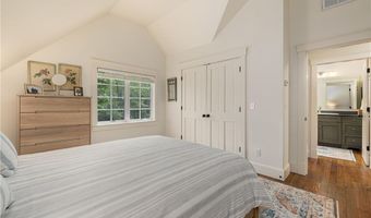 56 Summerfield Ln, Middletown, RI 02842