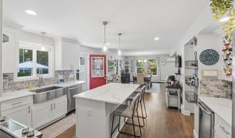 252 Wolf Rock Rd, Exeter, RI 02822