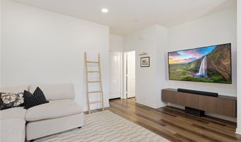 2771 W Pepper Tree Dr 11, Anaheim, CA 92801