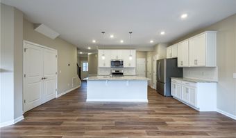 945-4 Memory Ln, Aurora, OH 44202