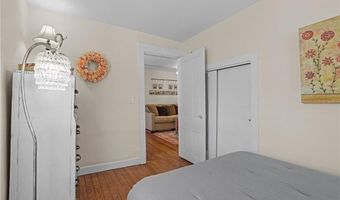 275 Hope St, Bristol, RI 02809