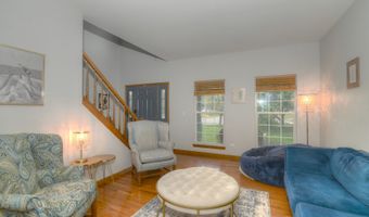 908 Mocking Bird Dr, Antioch, IL 60002