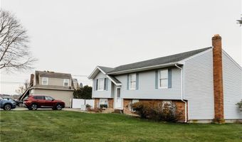 16 Ward Ave, Middletown, RI 02842