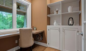 3867 Hawk Crest Rd, Ann Arbor, MI 48103