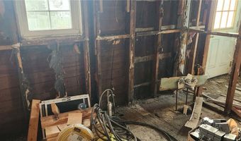 423 3rd St, Allison, PA 15413