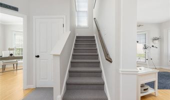61 Schooner Cove Ln, Narragansett, RI 02882
