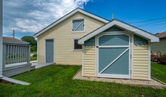 22869 W Lake Shore Dr, Antioch, IL 60002