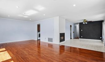 498 Juniper Ln, Cheshire, CT 06410