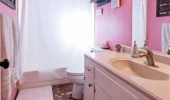 301 S 14th St, Arapaho, OK 73620