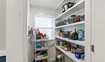 8 Lincoln Ave, Bristol, RI 02809