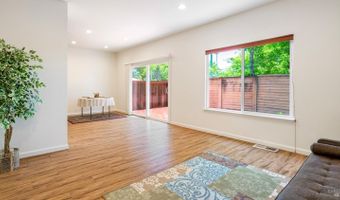 606 Santa Ana Cir, Santa Rosa, CA 95404