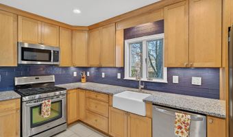 6282 15TH Rd N, Arlington, VA 22205