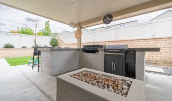 411 Calabrese St, Fallbrook, CA 92028