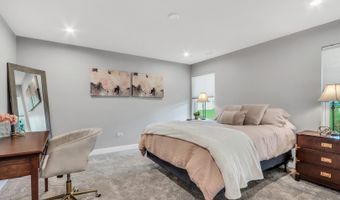 1218 White Lake Dr, Antioch, IL 60002