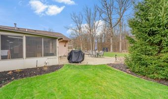 9968 Pebble Beach Cv, Aurora, OH 44202