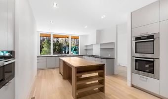 16 Arbor Path, Amagansett, NY 11930