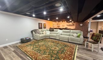 32 Red Maple Ct, Batesville, IN 47006