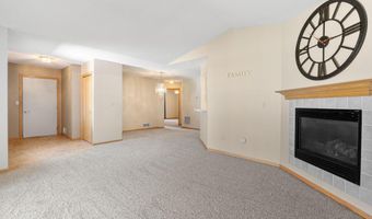 2100 Burr Oak Dr Ln B, Austin, MN 55912