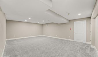 35 Gina Dr, Allentown, NJ 08501