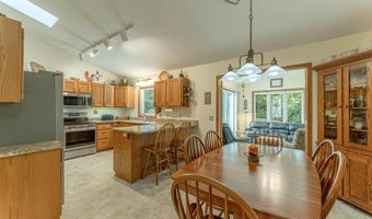 7549 W Village Crest Dr, Madison, WI 53719