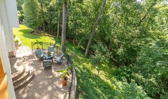 414 Arbor Glen Dr, Ballwin, MO 63021