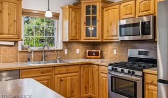 93 Landmark Dr, Belgrade, MT 59714