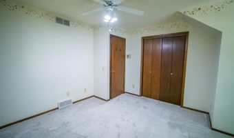 5306 Arapahoe Ln, Madison, WI 53704