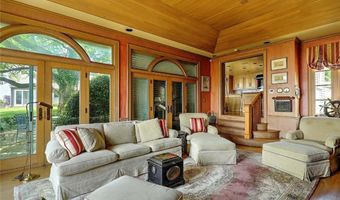 69 Nayatt Rd, Barrington, RI 02806